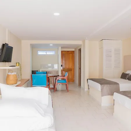 Hotel Playa Palmeras - Vía Al Mar