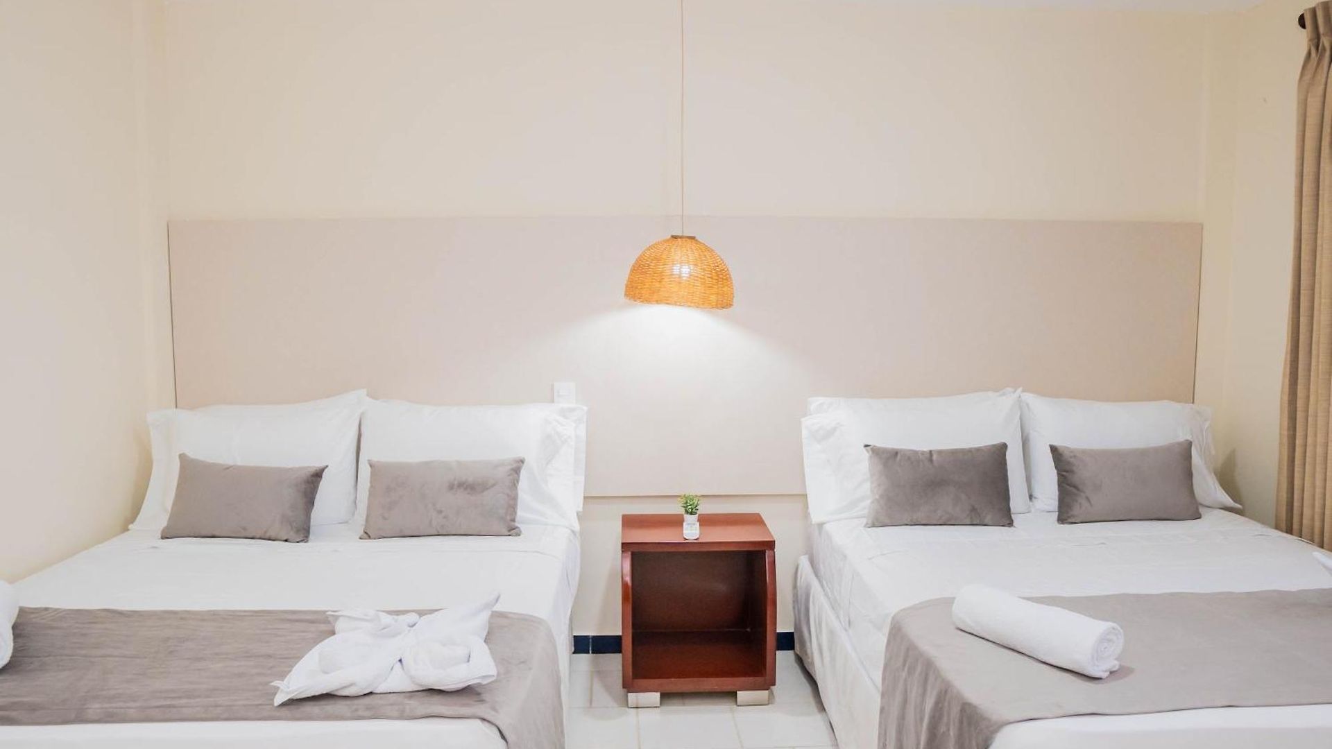 Hotel Playa Palmeras - Vía Al Mar Cartagena