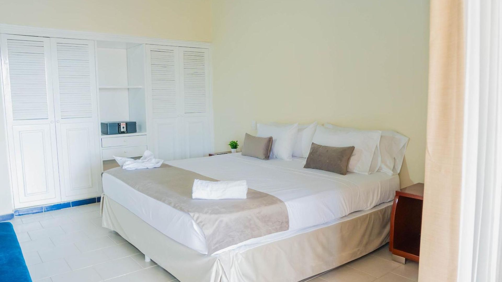 Hotel Playa Palmeras - Vía Al Mar 3*