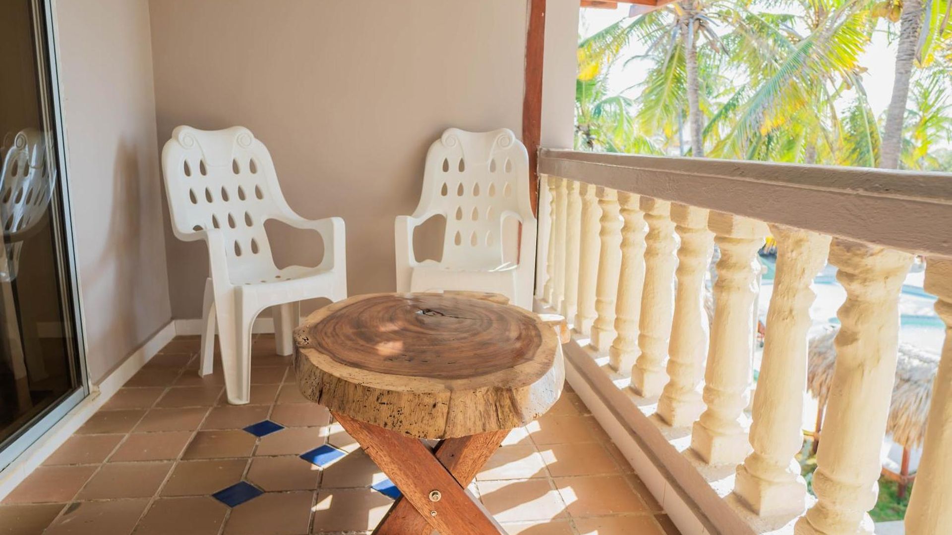 Hotel Playa Palmeras - Vía Al Mar