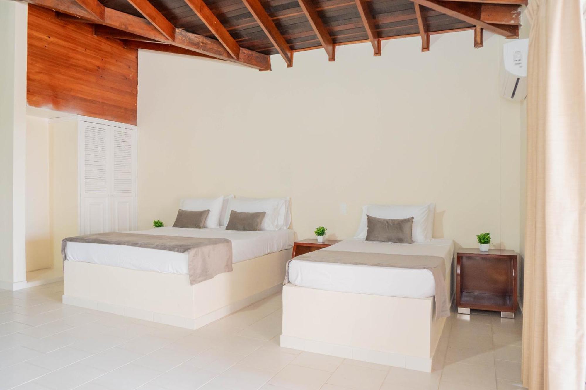 Playa Palmeras - Via Al Mar Hotel Cartagena